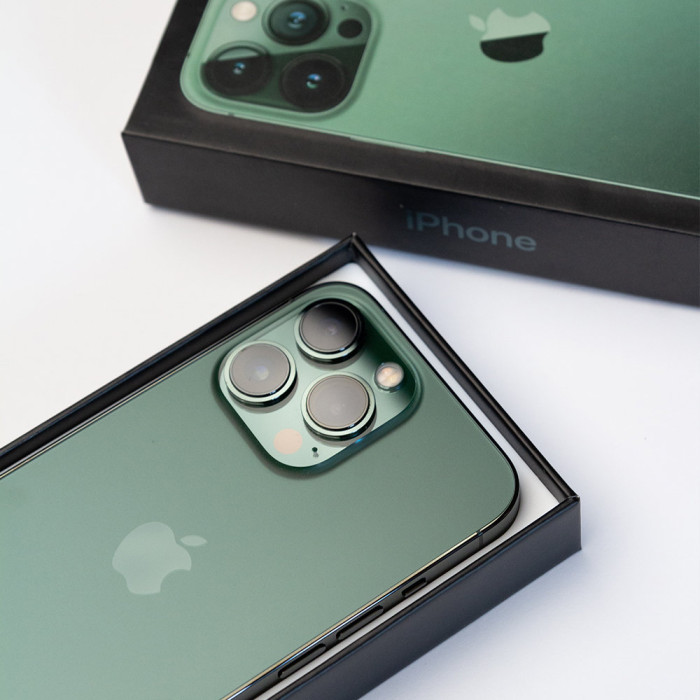 Apple iPhone 13 Pro Max 256GB Alpine Green (MNCQ3) (Восстановленный, Как новый)
